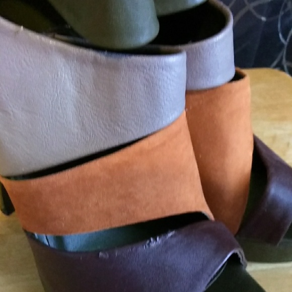 Heels - Picture 4 of 4